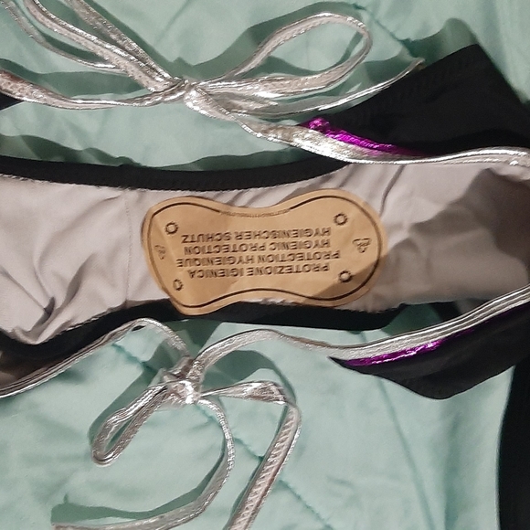 Bikini - Picture 2 of 4